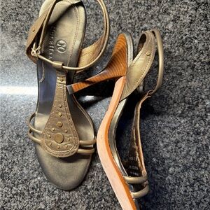 New Cole Haan leather metallic heels 7B